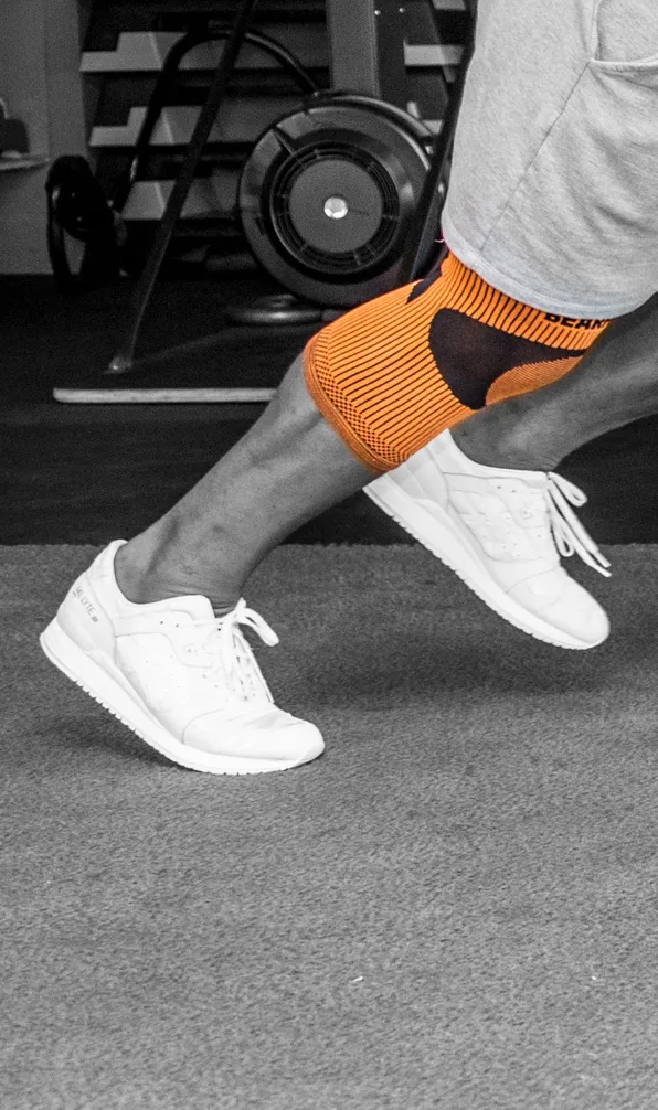 Womens Rugby Supports Gym training wearing a Bearhug knee brace