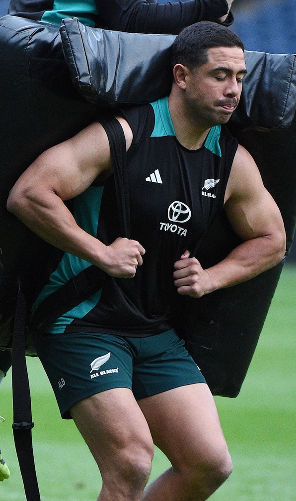 gifts under £50-panel-596×1006 copy