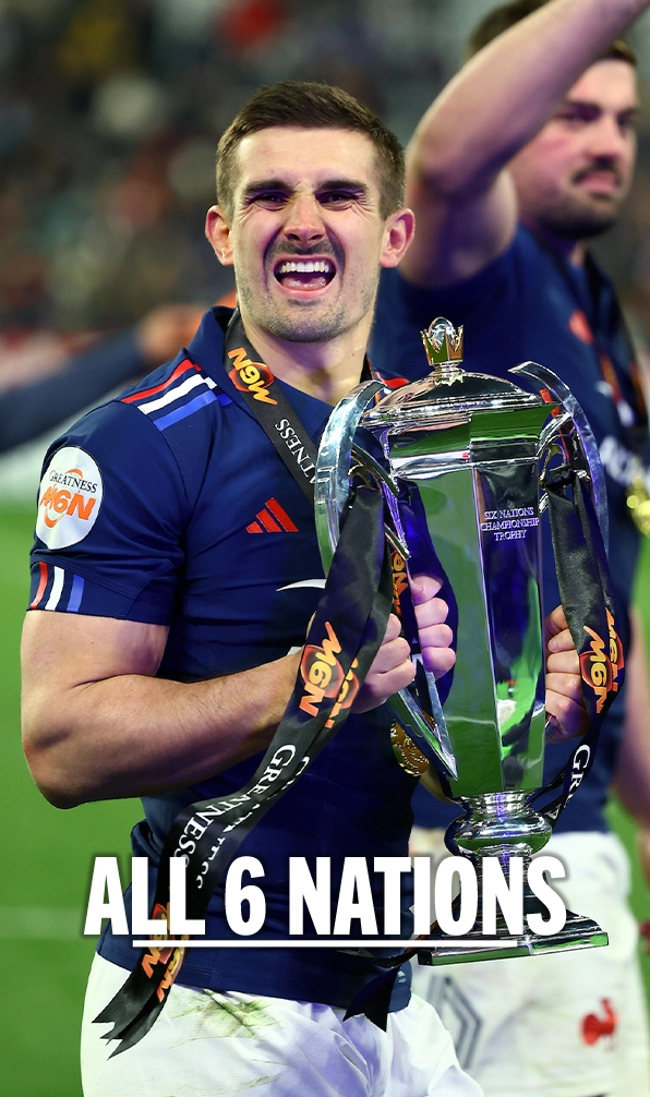 Thomas Ramos celebrates with his France teammates as they win the 2025 6 Nations.