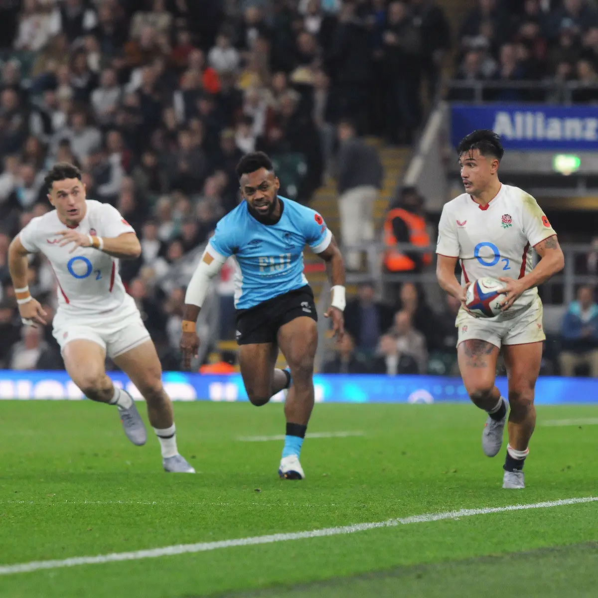 Marcus Smith assesses his options in England's Autumn test series clash with Fiji.